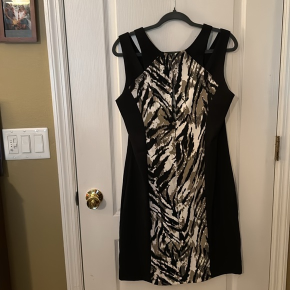 BLACK AND TIGER PRINT DRESS 👗 SIZE 12 - Picture 3 of 9